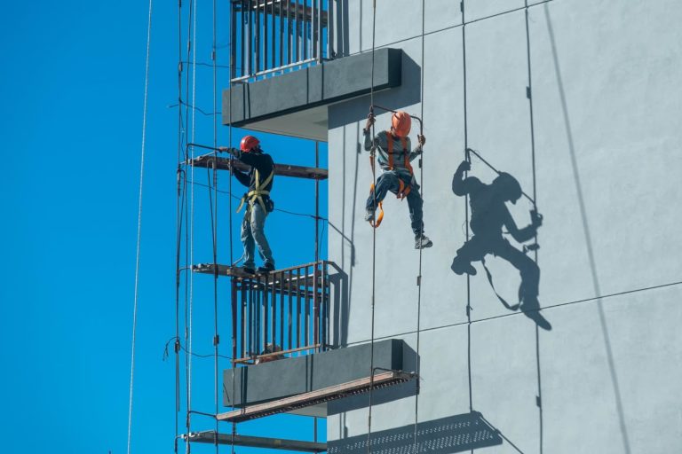 Empresa trabajos verticales en Madrid Seguridad, eficiencia y soluciones para la ciudad